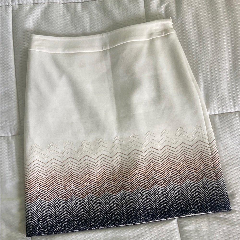 White House Black Market Elegant White and Brown Gradient Skirt 00P